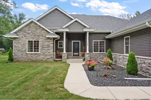 3054 Peacock Ln, Wheatfield, IN 46392 - Photo 3