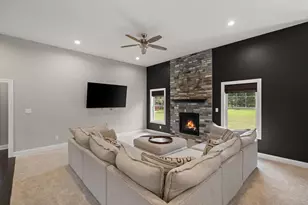 3054 Peacock Ln, Wheatfield, IN 46392 - Photo 11