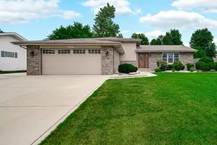 1526 Clover Ln, Schererville, IN 46375 - Photo 1