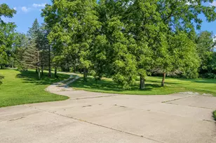 402 Rolling Meadow Dr, Valparaiso, IN 46385 - Photo 51