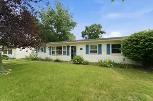 609 Sunset Dr, Kouts, IN 46347 - Photo 1