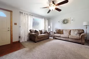 609 Sunset Dr, Kouts, IN 46347 - Photo 5