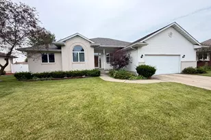 1533 Churchill Dr, Schererville, IN 46375 - Photo 1