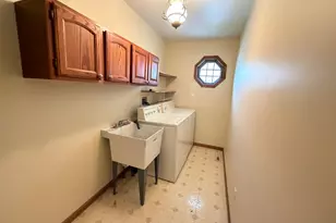1533 Churchill Dr, Schererville, IN 46375 - Photo 11