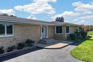 8427 Randolph St, Crown Point, IN 46307 - Photo 5