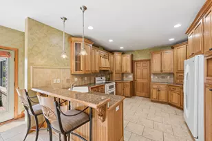 4906 Waters Edge Dr, Valparaiso, IN 46383 - Photo 3