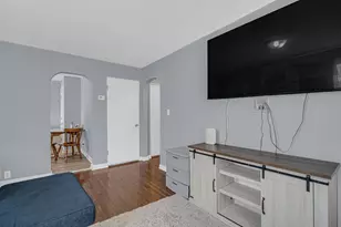117 N Wisconsin St, Hobart, IN 46342 - Photo 11