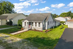 622 Azalea St SE, Demotte, IN 46310 - Photo 3