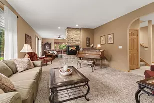 141 Kensington Dr, Valparaiso, IN 46385 - Photo 9