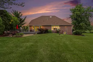 141 Kensington Dr, Valparaiso, IN 46385 - Photo 49