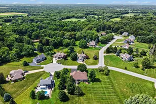 141 Kensington Dr, Valparaiso, IN 46385 - Photo 5