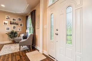 9385 Julia Dr, Saint John, IN 46373 - Photo 5