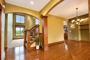 37 Covington Dr, Valparaiso, IN 46385 - Photo 9