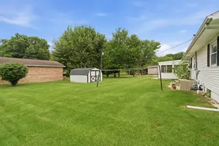 653 Lorraine Dr, Valparaiso, IN 46385 - Photo 5