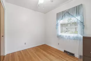 653 Lorraine Dr, Valparaiso, IN 46385 - Photo 15