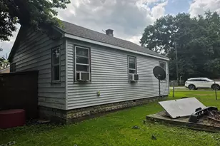2420 E 35th Ave, Lake Station, IN 46405 - Photo 11