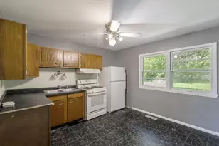 7720 Rhode Island Ct, Hammond, IN 46323 - Photo 5