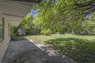7720 Rhode Island Ct, Hammond, IN 46323 - Photo 15