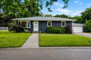807 Henry Ct, Hobart, IN 46342 - Photo 3