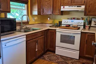 455 Woodlawn Ave, Chesterton, IN 46304 - Photo 3