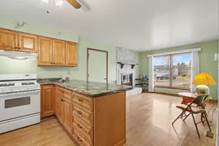 3863 Kingsway Dr, Crown Point, IN 46307 - Photo 5