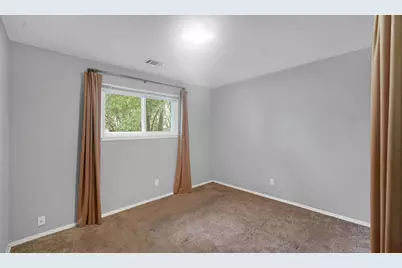 1250 N Glenwood Avenue, Griffith, IN 46319 - Photo 15