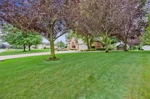 7061 E 107th Ct, Crown Point, IN 46307 - Photo 3