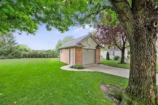 7061 E 107th Ct, Crown Point, IN 46307 - Photo 7