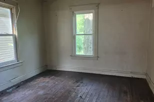 544 Van Buren St, Gary, IN 46402 - Photo 5
