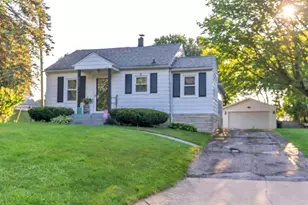 422 Rockwood St, La Porte, IN 46350 - Photo 1