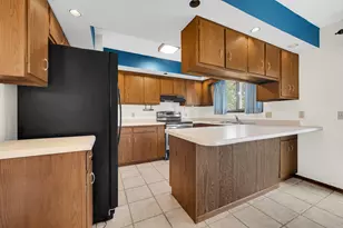 4325 Annandale Ln, Crown Point, IN 46307 - Photo 5