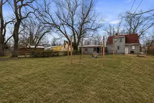 132 Hendricks St, Michigan City, IN 46360 - Photo 3