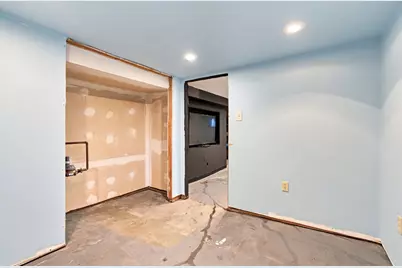 253 E Oakwood Street, Hammond, IN 46324 - Photo 19