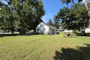 402 W College Ave, Morocco, IN 47963 - Photo 15