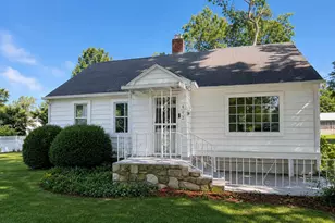 402 W College Ave, Morocco, IN 47963 - Photo 1