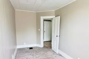 215 Cleveland Ave, Michigan City, IN 46360 - Photo 49