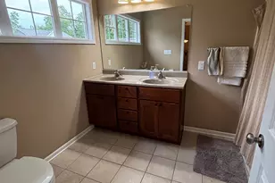1300 Bobolink Rd, Valparaiso, IN 46383 - Photo 15