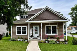 1300 Bobolink Rd, Valparaiso, IN 46383 - Photo 1