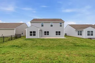 1447 Bigleaf Dr, Sheridan, IN 46069 - Photo 5