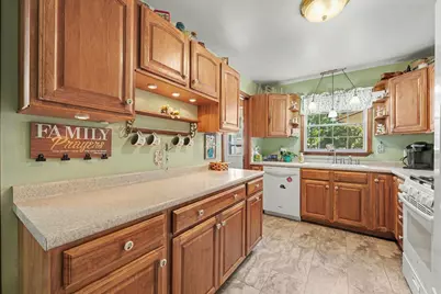5898 Carol Court, Demotte, IN 46310 - Photo 5