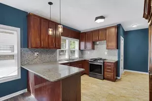 3718 Hemlock St, East Chicago, IN 46312 - Photo 3