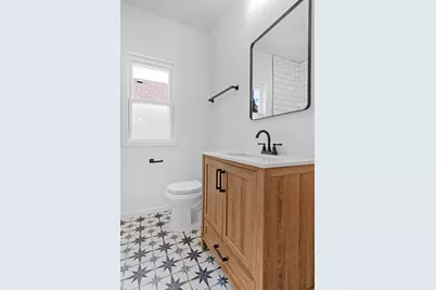 2107 W 8th Avenue, Gary, IN 46404 - Photo 9