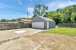 2107 W 8th Ave, Gary, IN 46404 - Photo 3