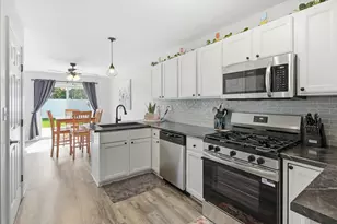 2246 Sandcastle Dr, Dyer, IN 46311 - Photo 9