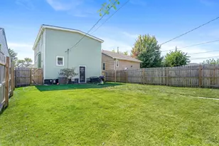 2707 163rd Pl, Hammond, IN 46323 - Photo 23