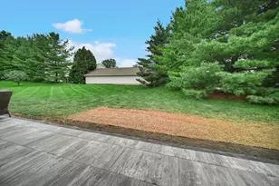 2902 Lake Pointe Dr, Valparaiso, IN 46383 - Photo 21