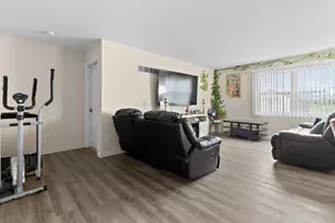 8661 Van Buren St, Merrillville, IN 46410 - Photo 17