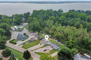 11397 N E Wawasee Dr, Syracuse, IN 46567 - Photo 5