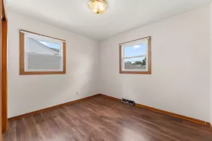 7525 Maryland Ave, Hammond, IN 46323 - Photo 15