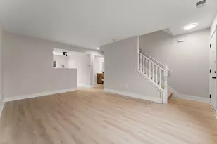 1005 Windsor Ln, Dyer, IN 46311 - Photo 3
